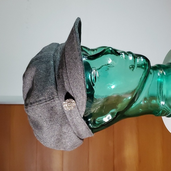 August Accessories Accessories - 🛑SOLD🛑 August Accessories NEW Newsboy Hat Cap Grey Wool Flannel Diamond 21-23"